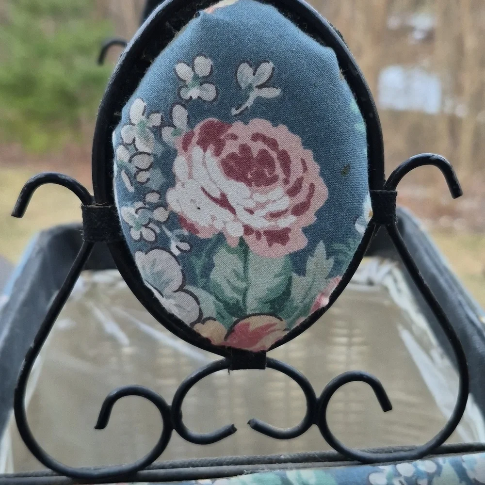 Vintage WhiteWicker Nesting Floral Quilt Metal Handle Basket